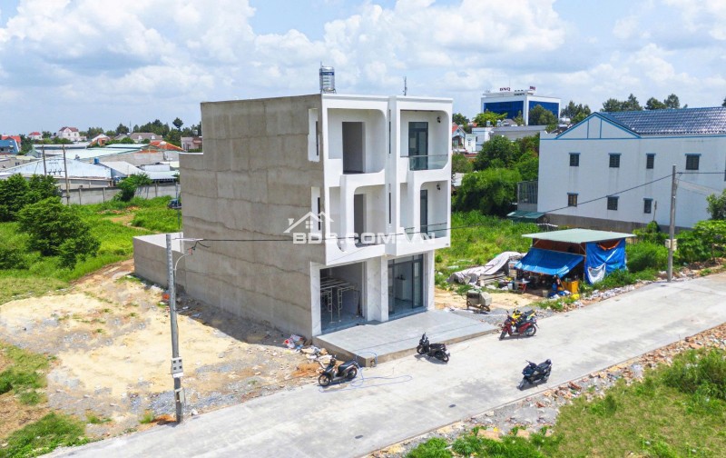 SIÊU PHẨM NHÀ 2 LẦU BÁN NGỘP GIÁ 2,95 TỶ FULL NỘI THẤT NGAY TT TDM