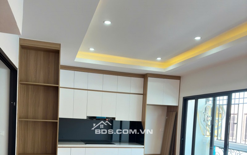 Bán nhà phố Hoàng Văn Thái, ô tô tránh, ô tô đỗ của ngày đêm, mặt tiền 6,5m KD sầm uất giá nhỉnh 15 Tỷ