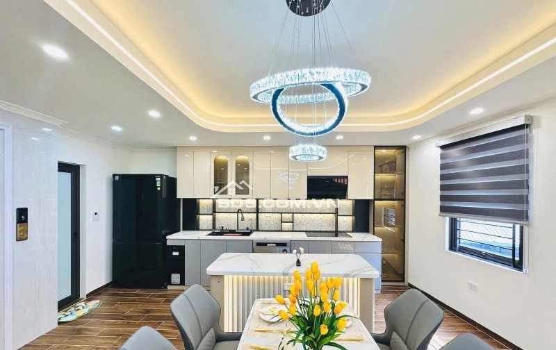 Bán gấp nhà Nguyễn Khánh Toàn ngõ thông gần phố kinh doanh 60m² x 5 tầng 15 tỷ