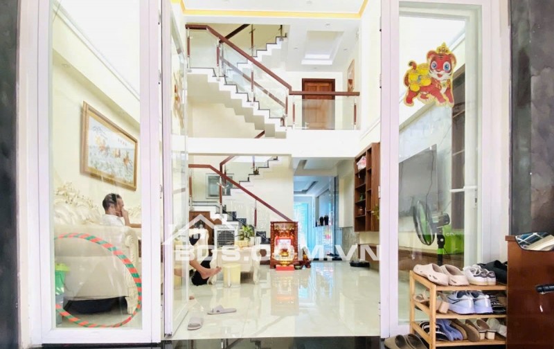 Bán Nhà Mặt Tiền Hẻm Đường Phạm Hữu Lầu, Giáp Phú Mỹ Hưng 4.6 x16 CHỉ 7 Tỷ 9