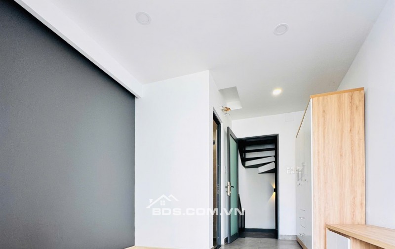 Cần bán gấp 1 căn mini House 5 Tầng trên đường Quang Trung, đối diện Coopmart, Gía chỉ 4 tỷ 950.
