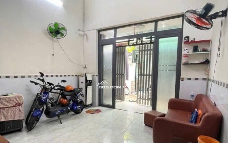 Bán nhà 2 tầng 4x12m. 2,65 t.ỷ. sổ hồng riêng. gần Chợ Thới Tứ .Hóc Môn