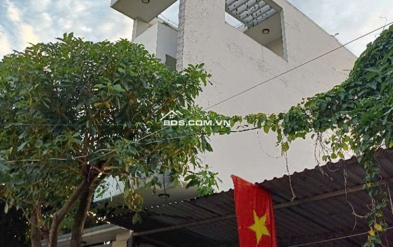 Bán nhà Hóc Môn, HXT 6m, 110m2 (5.1x22), 3 tầng, gần Nguyễn Thị Thử.