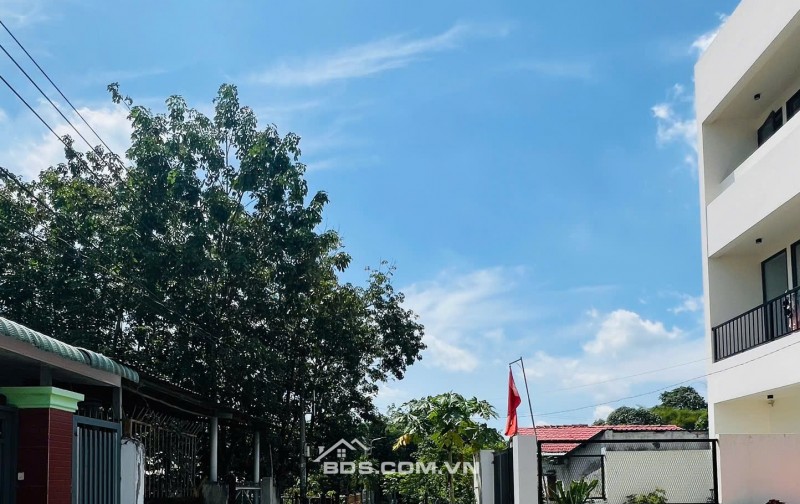 Ông anh gom tiền mua vị trí khác, bán nhanh 172.2m2 giá 1 tỷ 450 ngay chợ Chánh Lưu, sát DT741