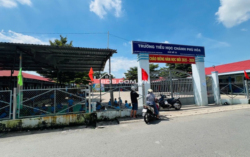 Ông anh gom tiền mua vị trí khác, bán nhanh 172.2m2 giá 1 tỷ 450 ngay chợ Chánh Lưu, sát DT741