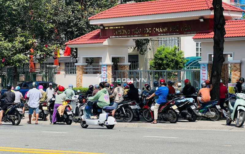 Ông anh gom tiền mua vị trí khác, bán nhanh 172.2m2 giá 1 tỷ 450 ngay chợ Chánh Lưu, sát DT741