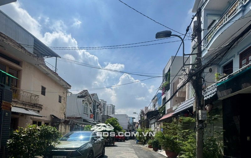 Nhà quận 7 gần trung tâm hành chính-502 Huỳnh Tấn Phát – 2 tầng, ngang 5m-9ty8