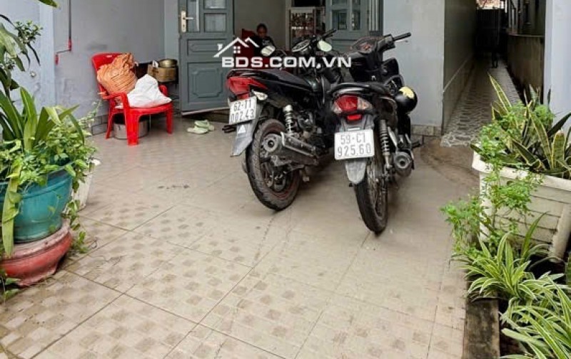 nhà q7 nở hậu 4,5x23, gần mặt tiền, sân trước sau, 2 phòng trọ riêng – 7,5 tỷ