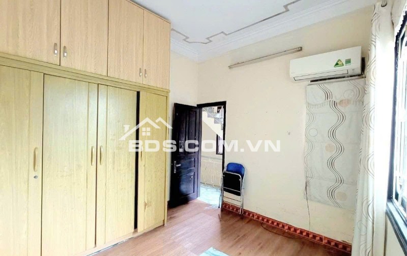 NHÀ PHÂN LÔ ĐƯỜNG CẦU GIẤY - LÔ GÓC 2 MẶT NGÕ - VF3 ĐỖ CỬA - NGÕ THÔNG - 36M2x3T - 7.5TỶ
