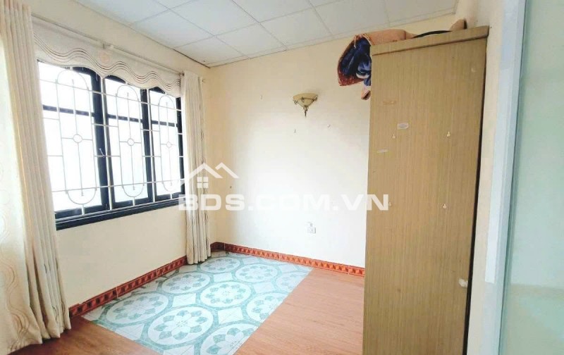 NHÀ PHÂN LÔ ĐƯỜNG CẦU GIẤY - LÔ GÓC 2 MẶT NGÕ - VF3 ĐỖ CỬA - NGÕ THÔNG - 36M2x3T - 7.5TỶ