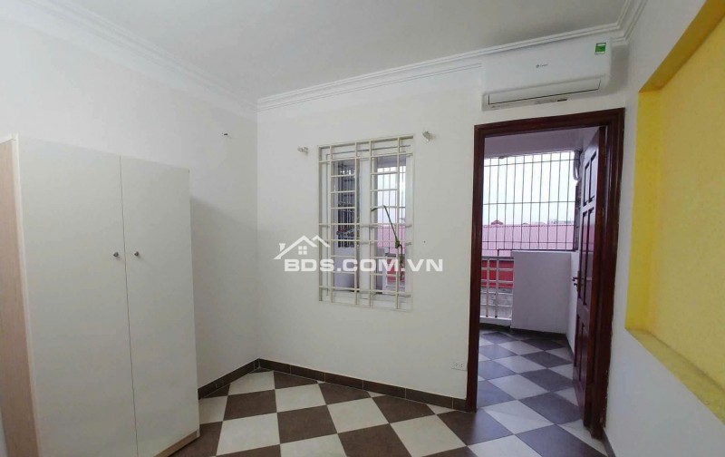 Bán nhà 5 tầng đẹp  Khu Long Biên  Gần ô tô đỗ, thu nhập 240tr/năm