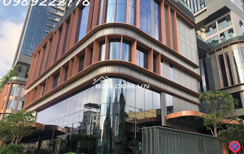 BÁN NHÀ NGUYỄN TRÃI- P.NGUYỄN CƯ TRINH - HẺM XE HƠI - 60M2 - 4 TẦNG MỚI ĐẸP - KHU HIẾM NHÀ BÁN - MT 161