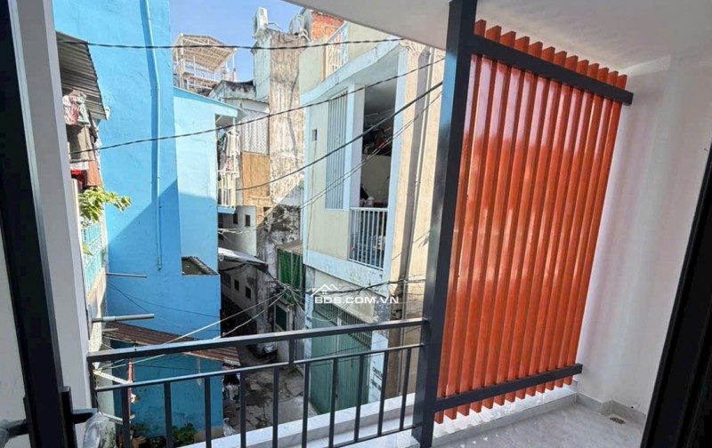 16 TRIỆU: NHÀ NGUYÊN CĂN 3 TẦNG TÂN BÌNH- LÝ THƯỜNG KIỆT- 4m X 17m– 4 PHÒNG NGỦ MỚI. VŨ 0933910039
