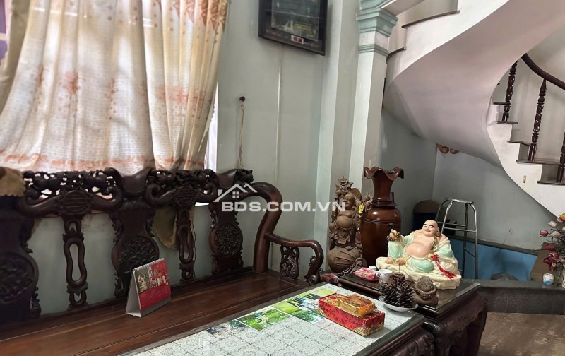 Bán nhà mặt tiền Dương Công Khi, Hóc Môn. DT 200m2, 3 tầng, 6PN. Sổ hồng, giá 15 tỷ.