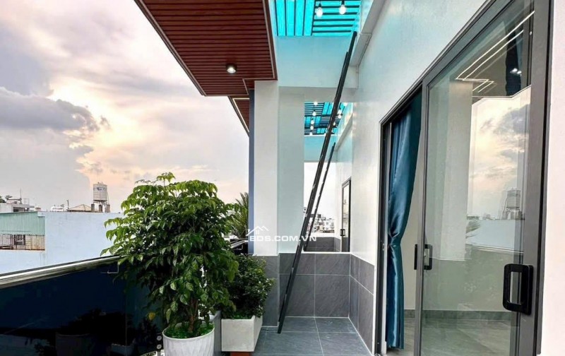 Nhà Nguyễn Ảnh Thủ, Hẻm Ô tô quay đầu, 70m2 5 tầng 5PN, sổ hồng. Nhỉnh 7 tỷ!
