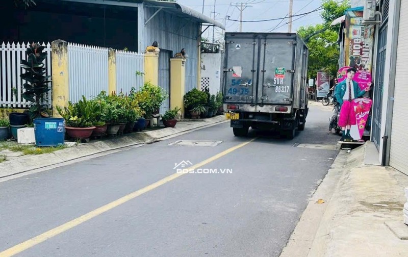 Vị trí đắc địa! Đất thổ cư 200m2 Hóc Môn Lê Thị Hà, sổ hồng, 8.5 tỷ