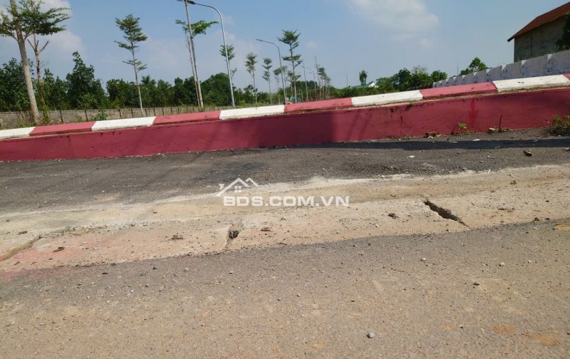 Chính chủ bán đất tại La gián, Cổ đông, sơn tây 100m2 MT 5.50m giá FO cho nhà đầu tư.