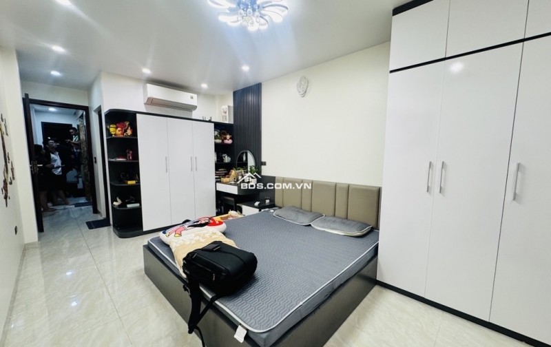 CẦU GIẤY 32M x6 TẦNG-15,5 TỶ 2 MẶT NGÕ THÔNG KINH DOANH,GẦN PHỐ,THANG MÁY