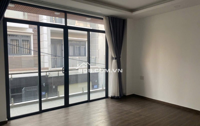 Nhà Mới Siêu To Ngang 8.50 - 4 Tầng - Siêu Rẻ - 7 tỷ 6