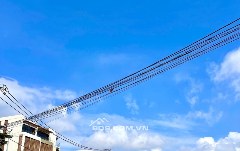 Nhà 4 tầng, 1 xẹt Đỗ Xuân Hợp, Phước Long B (Q9 cũ), đối diện chợ, 4 phòng ngủ, nhỉnh 5 tỷ
