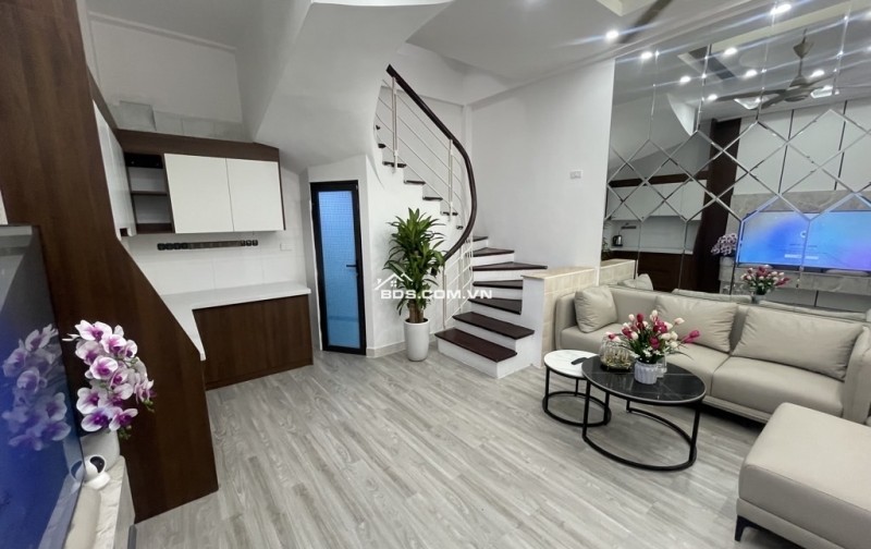 VÕ CHÍ CÔNG 30M x5 TẦNG 8,8 TỶ NGÕ RỘNG,SÁT PHỐ,THÔNG TỨ TUNG