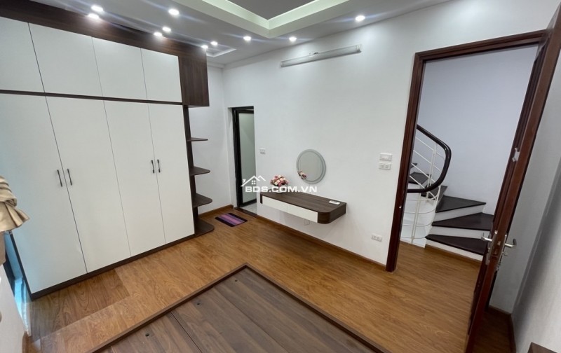 VÕ CHÍ CÔNG 30M x5 TẦNG 8,8 TỶ NGÕ RỘNG,SÁT PHỐ,THÔNG TỨ TUNG