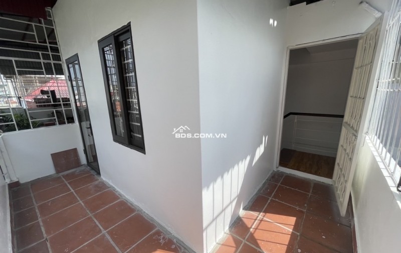 VÕ CHÍ CÔNG 30M x5 TẦNG 8,8 TỶ NGÕ RỘNG,SÁT PHỐ,THÔNG TỨ TUNG