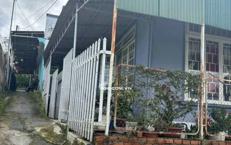 Chỉ với 3 tỷ 700 triệu sở hữu ngay lô đất kèm nhà xây trên đất cách chợ Ngô Quyền khoảng 1km