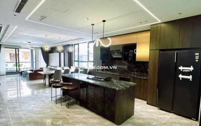 KHU VIP BA ĐÌNH- TOÀ 7 TẦNG THANG MÁY- VỈA HÈ Ô TÔ TRÁNH- DT 45m2, MT 4.8M- GARA Ô TÔ 16 CHỖ- 17.X TỶ