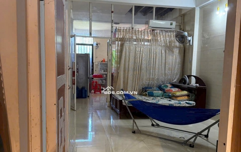 Bán nhà 1 trệt 1 lầu khu Chợ Chùa Bến Tre.Có sẵn nội thất và sổ hồng riêng