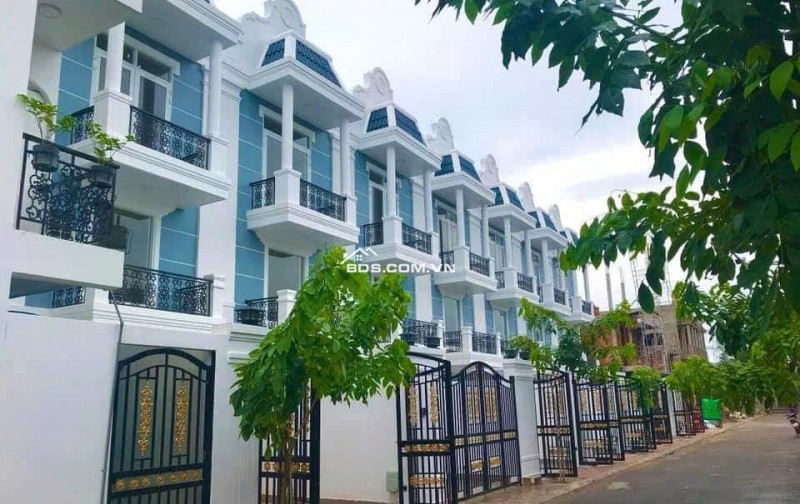 Bán nhà 1 trệt 1 lửng 1 lầu phường Phú Tân.Cách đại lộ đồng khởi 300m