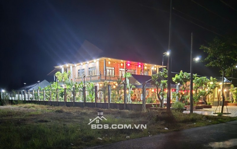 BÁN KHU NGHỈ DƯỠNG CỰC ĐẸP TẠI ĐỒNG THÁP, ĐỂ LẠI TOÀN BỘ NỘI THẤT XỊN. LH:0907767345.