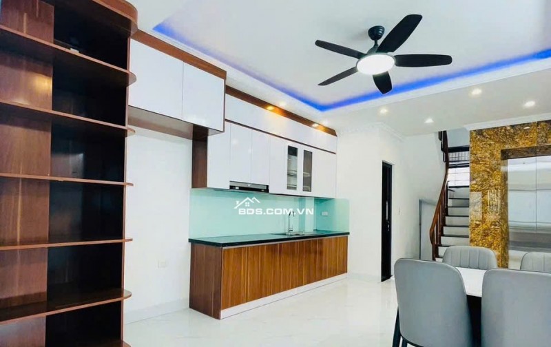 Chính Chủ Bán Nhà Cầu Giấy 38m2 6 Tầng Thang Máy Xây Mới Ô Tô Đỗ Cổng Hơn 10 Tỷ