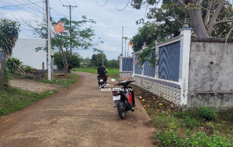 1sao6 đất ngay trung tâm huyện, phủ hồng, giá 2ty680