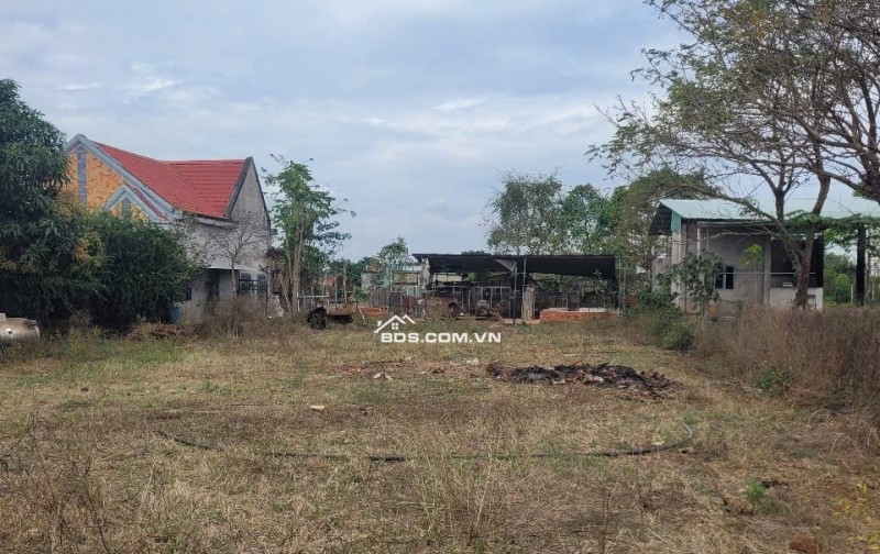 1sao6 đất ngay trung tâm huyện, phủ hồng, giá 2ty680