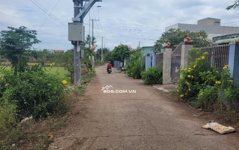 1sao6 đất ngay trung tâm huyện, phủ hồng, giá 2ty680