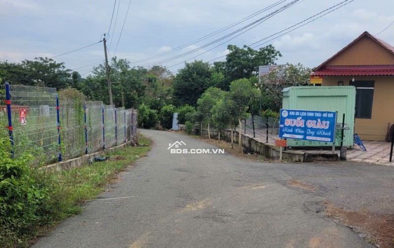 1 sào có 80m thổ cư, đường nhựa, vị trí thoáng mát, thích hợp đầu tư làm vườn
