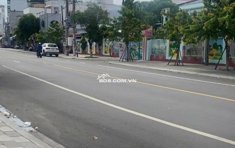 Bán gấp nhà mặt tiền trung tâm Phan Thiết đang cho thuê 21tr rộng 170m2