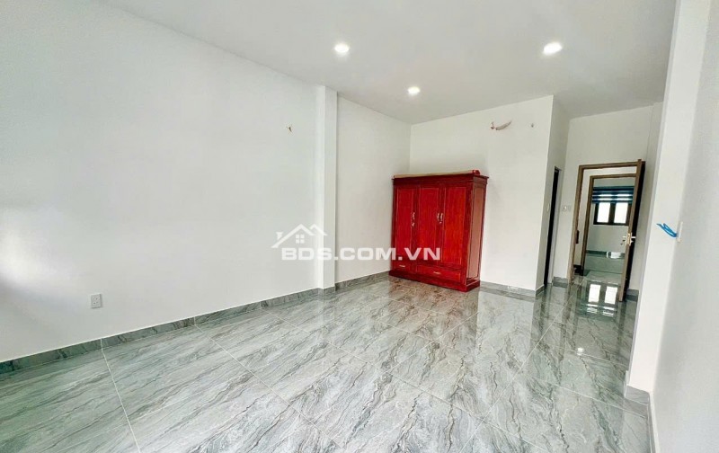 NHÀ 3 TẦNG HIỆN ĐẠI MỚI XÂY TẠI BÌNH CHÁNH – CHỈ 2,7 TỶ