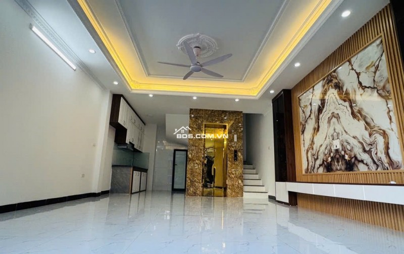 Nhà Ngọc Lâm xây mới 6 tầng – 47m – thang máy, ôtô đỗ trong nhà, 2 mặt thoáng, giá 11.7 tỷ