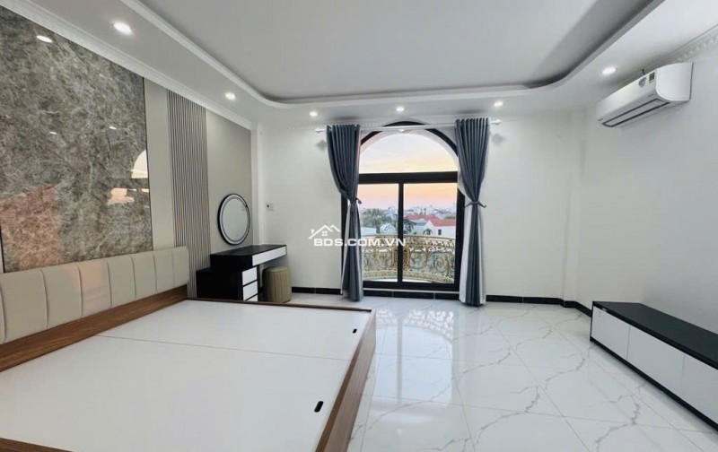 Nhà Ngọc Lâm xây mới 6 tầng – 47m – thang máy, ôtô đỗ trong nhà, 2 mặt thoáng, giá 11.7 tỷ