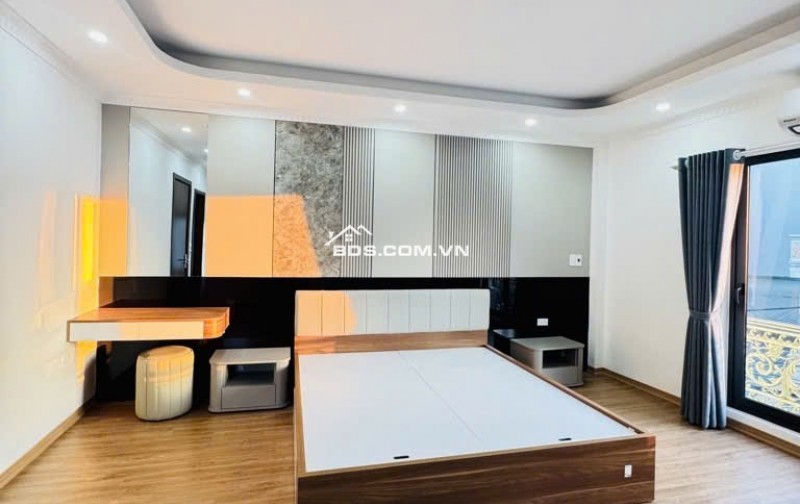 Nhà Ngọc Lâm xây mới 6 tầng – 47m – thang máy, ôtô đỗ trong nhà, 2 mặt thoáng, giá 11.7 tỷ