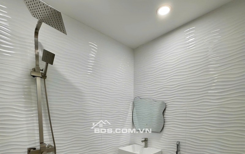 HẺM QUANG TRUNG – NHÀ MỚI 3 TẦNG GIÁ CHỈ 6.8 TỶ. LH:0779351867 – 0764071867.