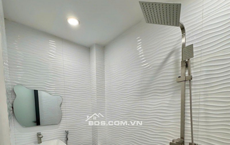 HẺM QUANG TRUNG – NHÀ MỚI 3 TẦNG GIÁ CHỈ 6.8 TỶ. LH:0779351867 – 0764071867.