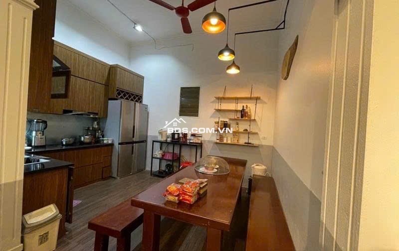 NHÀ HOÀNG QUỐC VIỆT - LÔ GÓC - OTO 5 TẠ ĐỖ CỬA - NGÕ THÔNG - Ở SƯỚNG