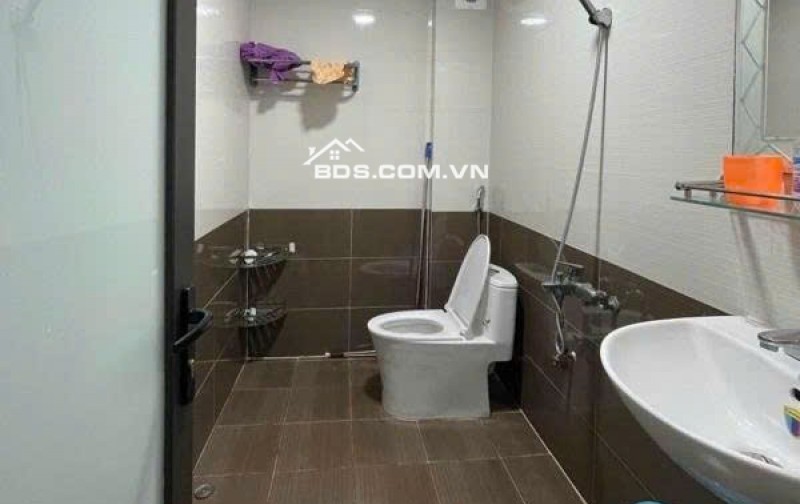 NHÀ HOÀNG QUỐC VIỆT - LÔ GÓC - OTO 5 TẠ ĐỖ CỬA - NGÕ THÔNG - Ở SƯỚNG