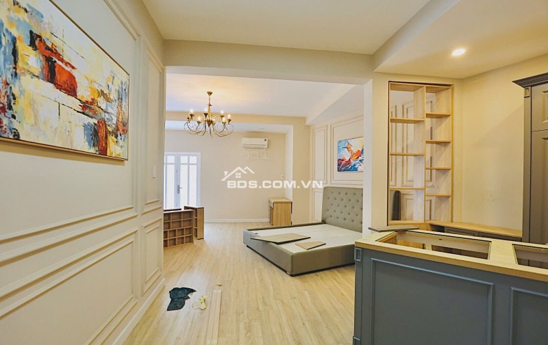 Bán nhà đẹp trung tâm Quận 1 – nhà mới xây, 3 tầng, 4 phòng ngủ, dọn vào ở ngay