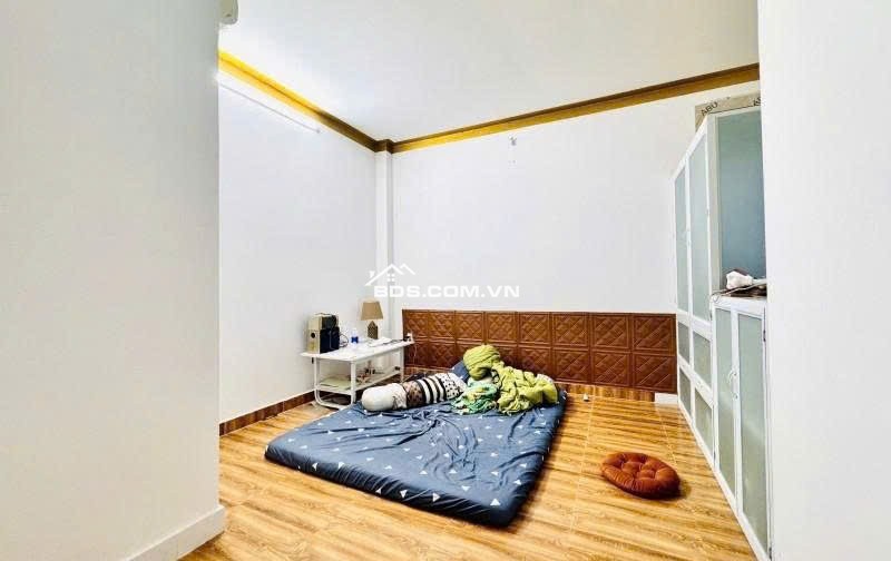 NHÀ NGON TRONG PHÂN KHÚC NHA. 
 Nhà đẹp 2 tầng – HẺM XE TẢI LUÔN – an ninh Diện tích 6x10m vuông vức – hoàn công