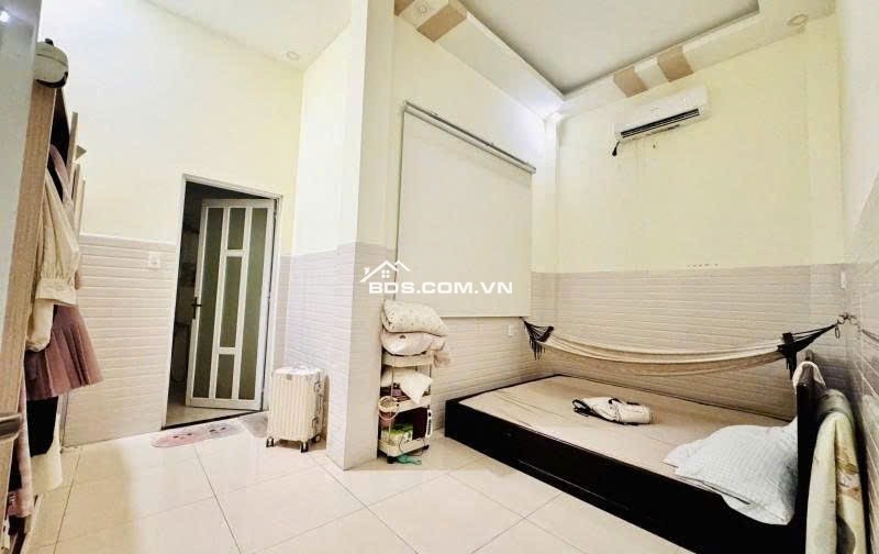 NHÀ NGON TRONG PHÂN KHÚC NHA. 
 Nhà đẹp 2 tầng – HẺM XE TẢI LUÔN – an ninh Diện tích 6x10m vuông vức – hoàn công