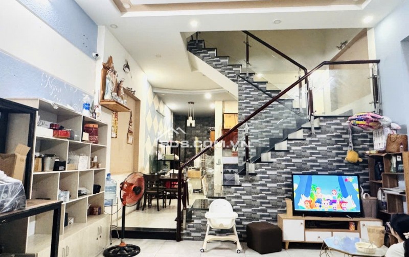  NHÀ ĐẸP 3 TẦNG – GẦN LÀNG ĐH THỦ ĐỨC – GIÁ CHỈ 4.95 TỶ 
 Khu sầm uất, thuận tiện an cư